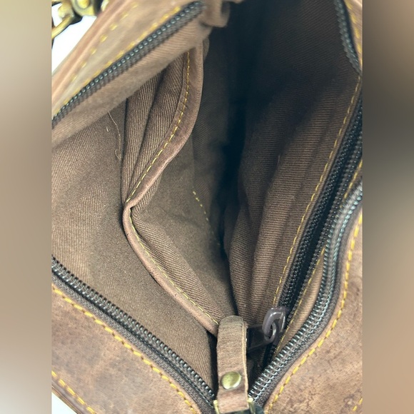 MYRA LEATHER CROSSBODY AND WRISTLET SET LOT - Picture 5 of 13